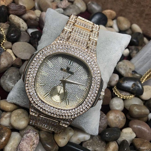 Iced out men’s diamond watch w/ matching bracelet - Picture 3 of 3